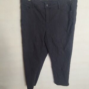 Vera Wang Black Textured Cropped Pants Women's Size 12 Casual Career